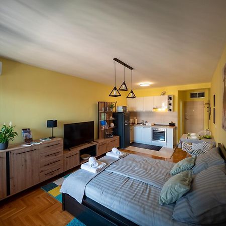 סובוטיקה Green Apple Apartment מראה חיצוני תמונה