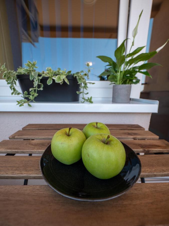 סובוטיקה Green Apple Apartment מראה חיצוני תמונה
