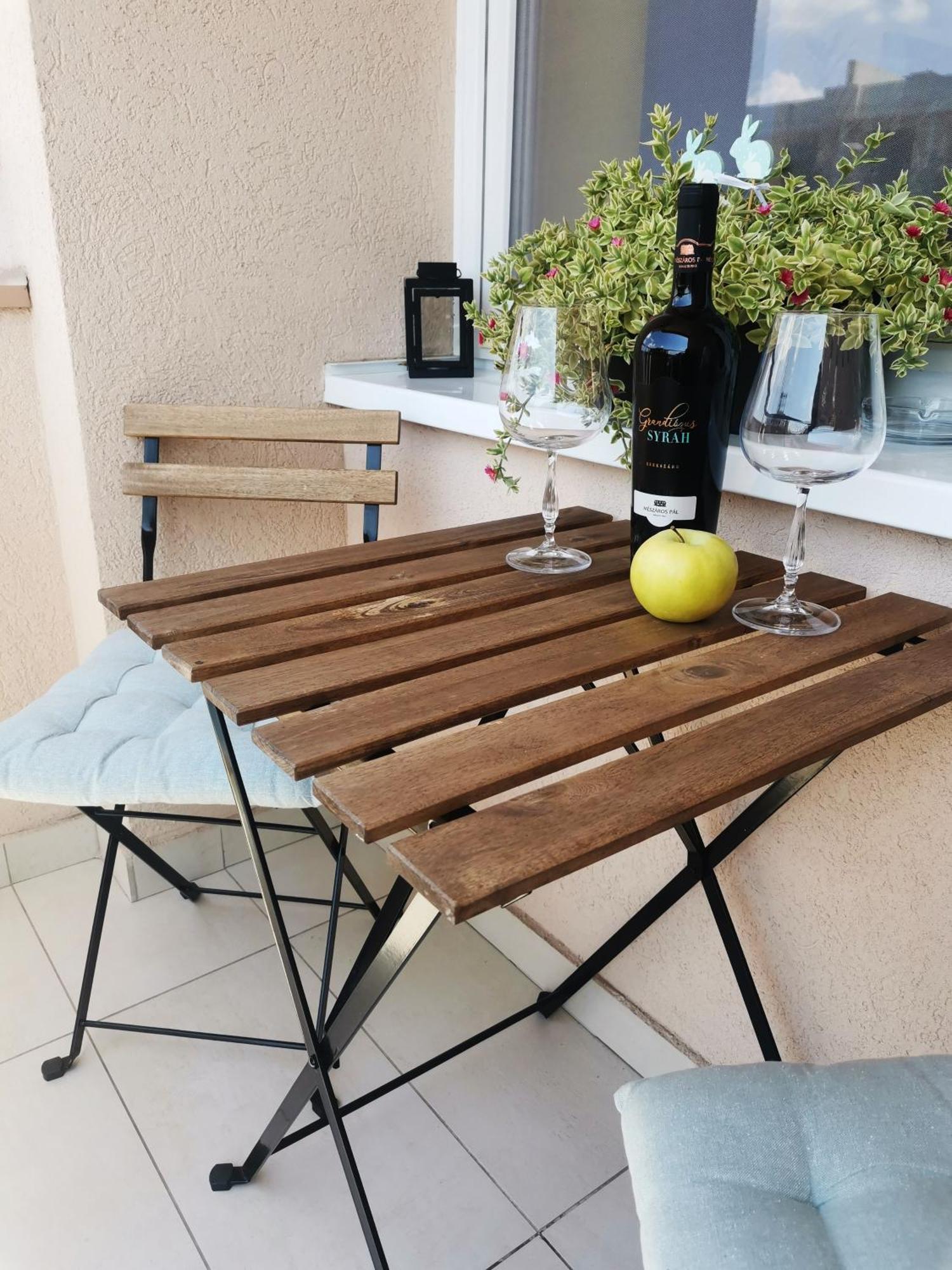 סובוטיקה Green Apple Apartment מראה חיצוני תמונה