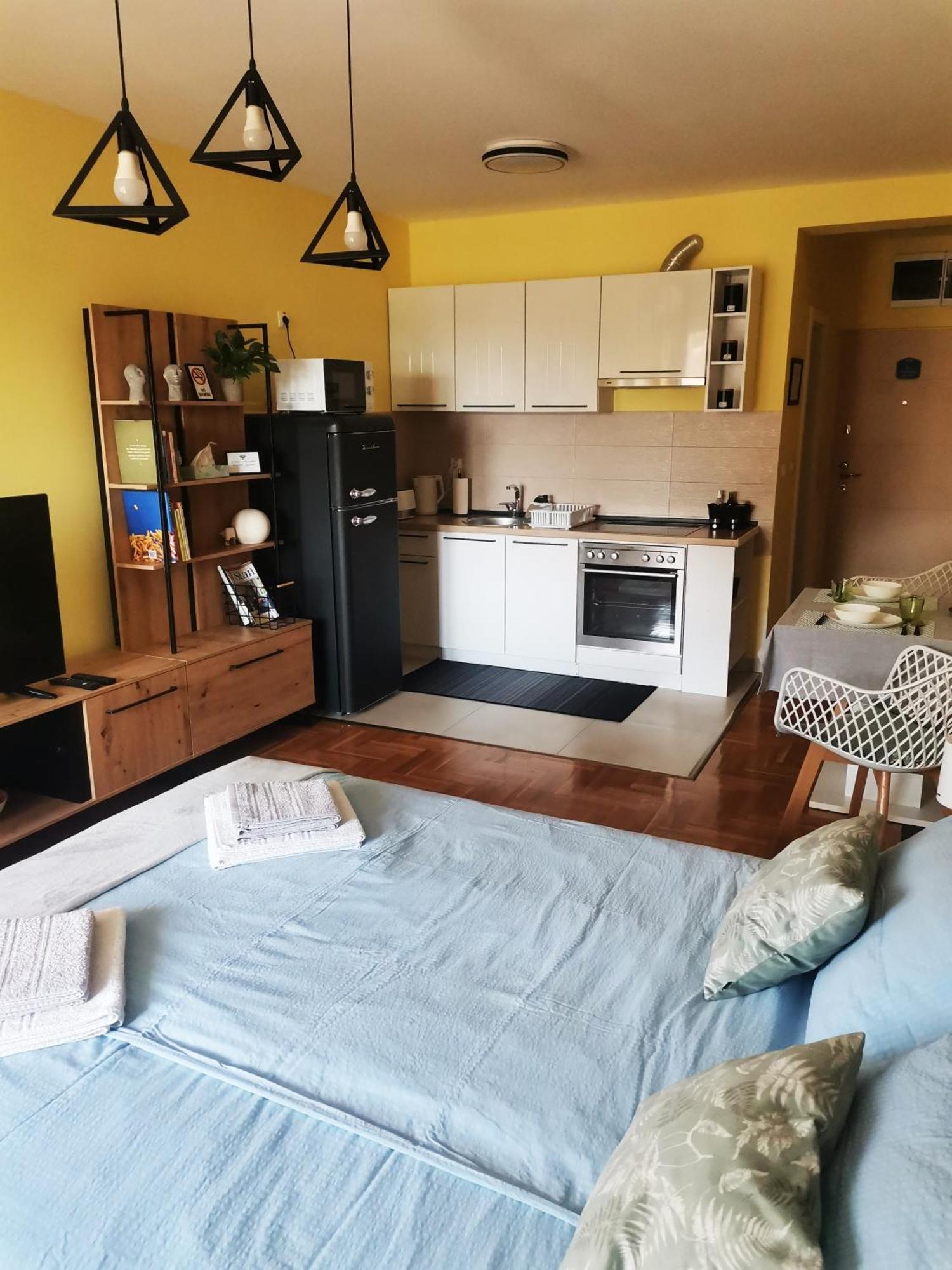 סובוטיקה Green Apple Apartment מראה חיצוני תמונה